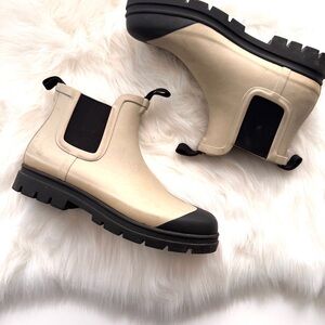 Everlane Cream and Black Winter Boots